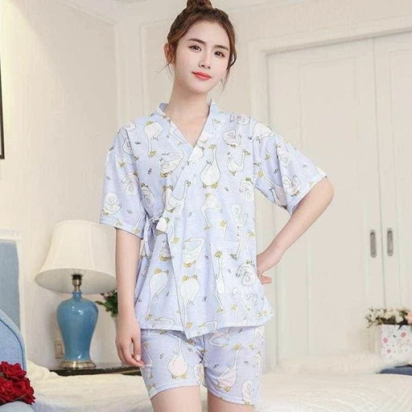 Setelan Baju Tidur Kimono dan Celana Pendek